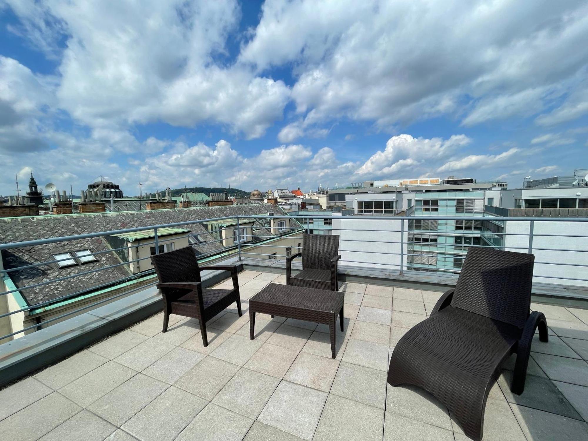 Ramada Centre 4* Praga