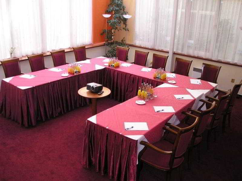 Ramada Centre 4* Praga